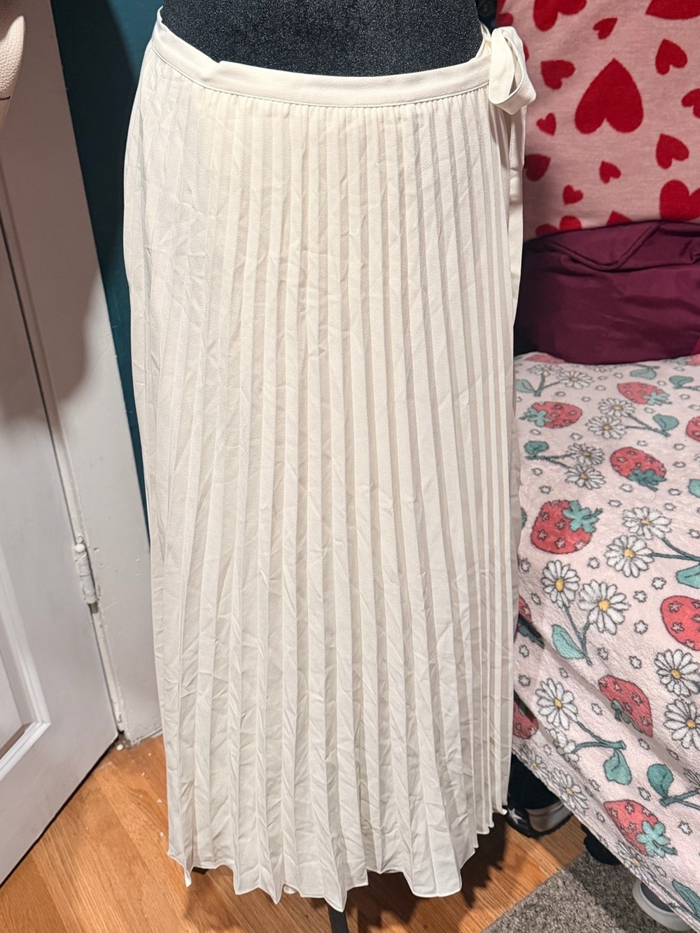 Women's White Pleated Skirt with Side Tie